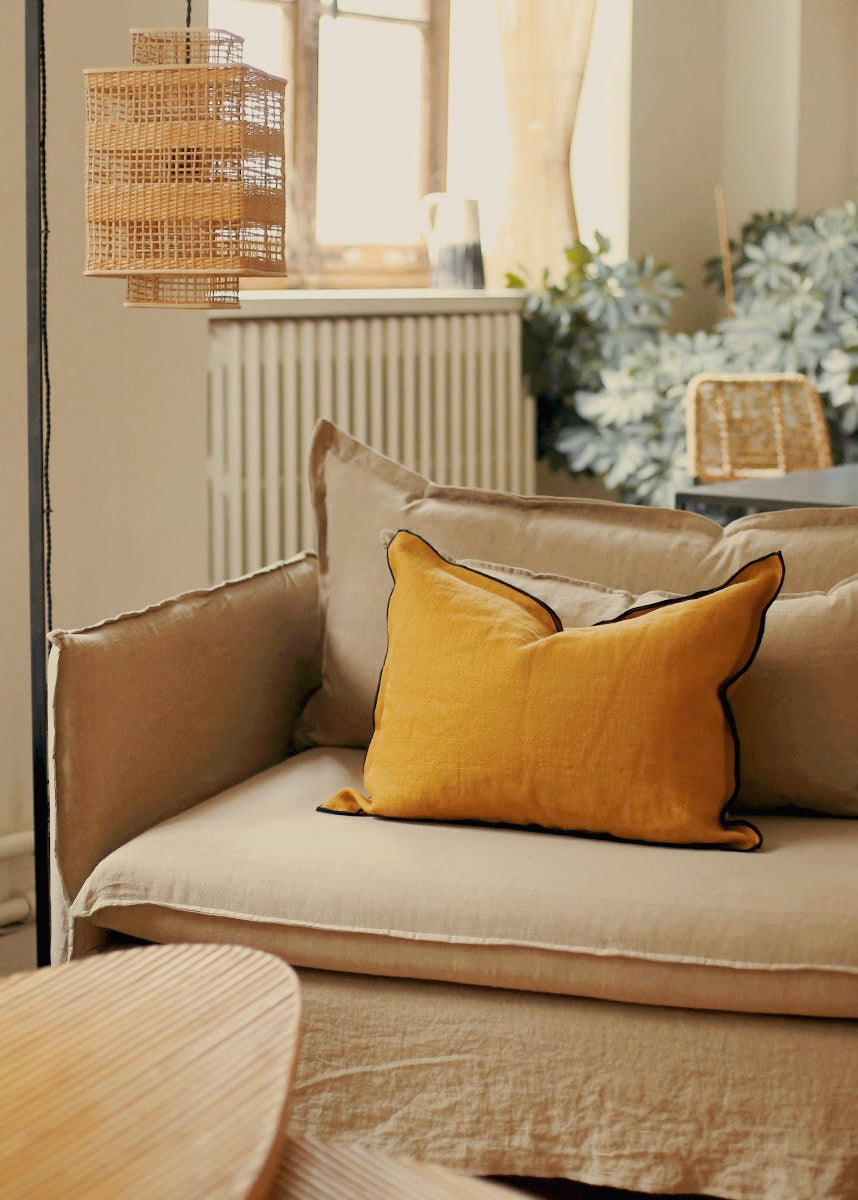 Loveseat Holi